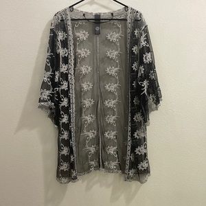 Vince Camuto Swirly Floral Embroidered Mesh Swim Coverup Robe - Black/White